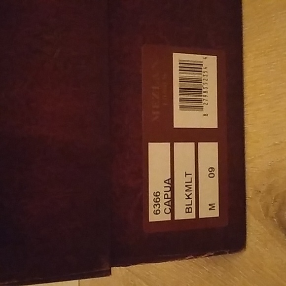 Mezlan Men's Capua Lace Up Wingtip Oxfords(9M) - Picture 2 of 10